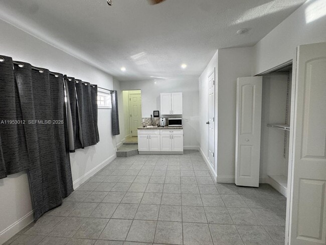 Building Photo - 10710 SW 141st Ave