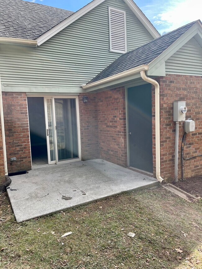 Building Photo - 103 Lovely Mount Dr