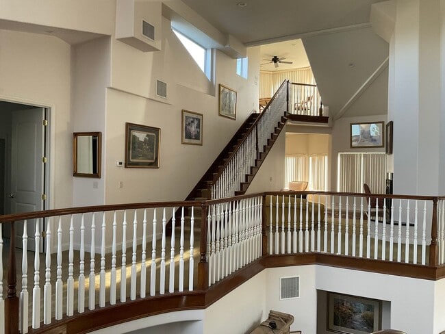 Building Photo - Spacious and Furnished 9 Bedroom House Near Cal State Fullerton