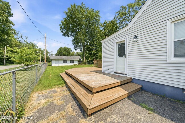 Building Photo - 535 Harris Pl