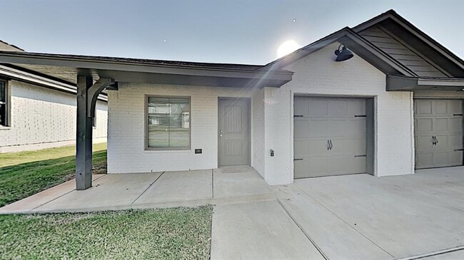 Building Photo - 11502 N Lincoln Blvd