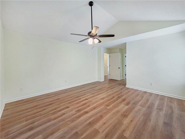 Building Photo - 2806 Vintage Wood Way