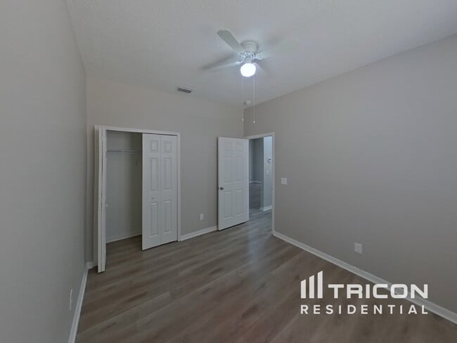 Building Photo - 906 Grand Canyon Dr
