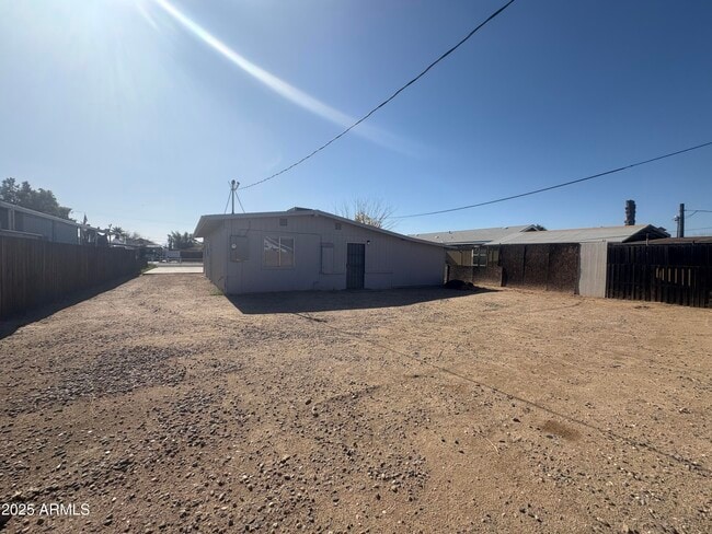 Building Photo - 2642 E Kings Ave