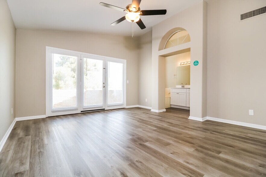 Building Photo - 6772 W Morrow Dr