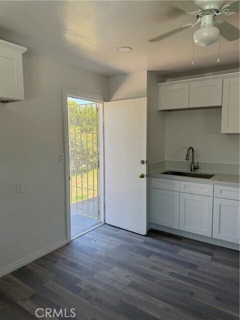Building Photo - 1124 Ramona Ave N
