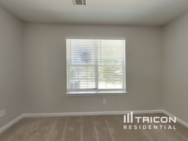 Building Photo - 4460 Idlewood Park