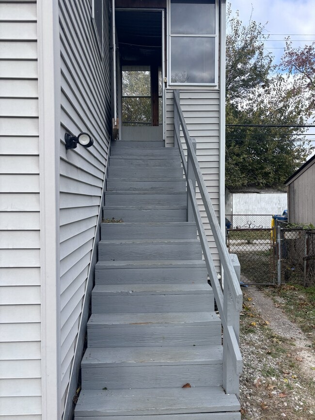 Building Photo - 2747 Washington Ave