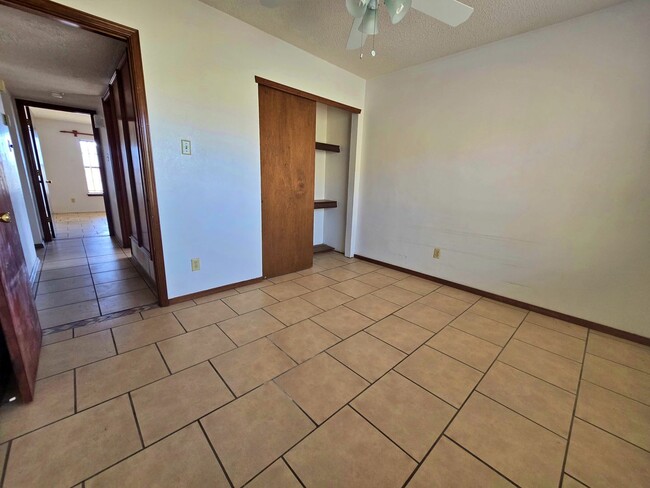 Building Photo - Mountain view cozy Home Ready for move in