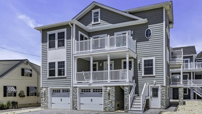 Building Photo - 207 Washington Ave
