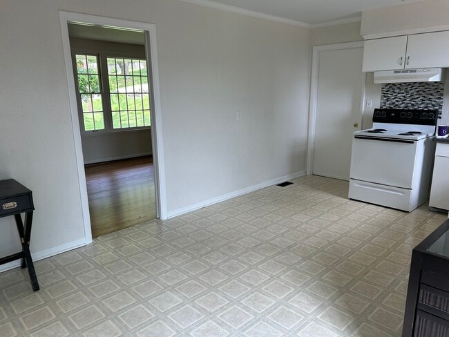 Building Photo - 229 Riverside Dr