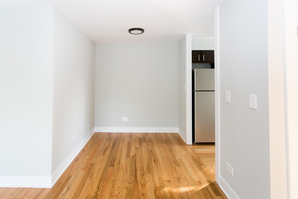 Building Photo - 727 Elm Pl