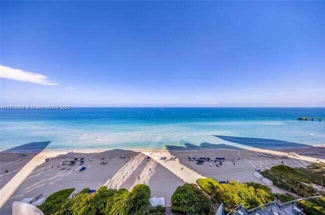 Building Photo - 17121 Collins Ave