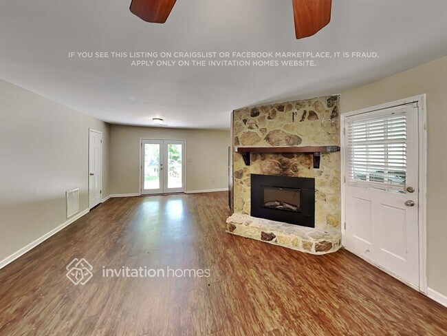 Building Photo - 1800 Silver Leaf Ct SW