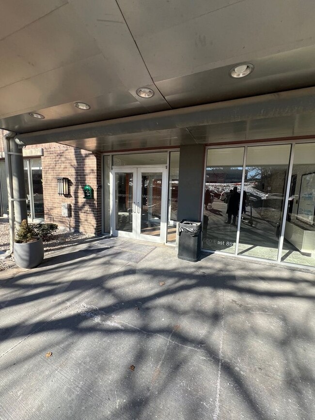 Building Photo - Fantastic Studio in The Metropolitan Condos