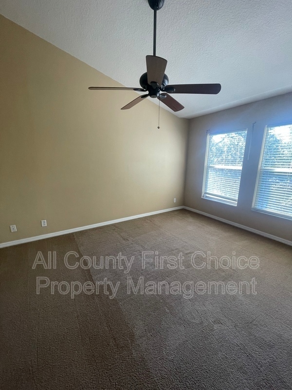 Building Photo - 13056 Thoroughbred Loop