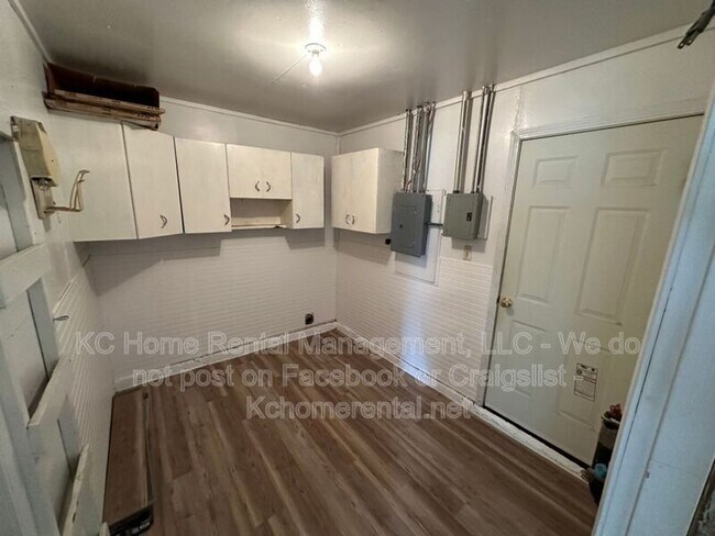 Building Photo - 804 NE 66th Terrace