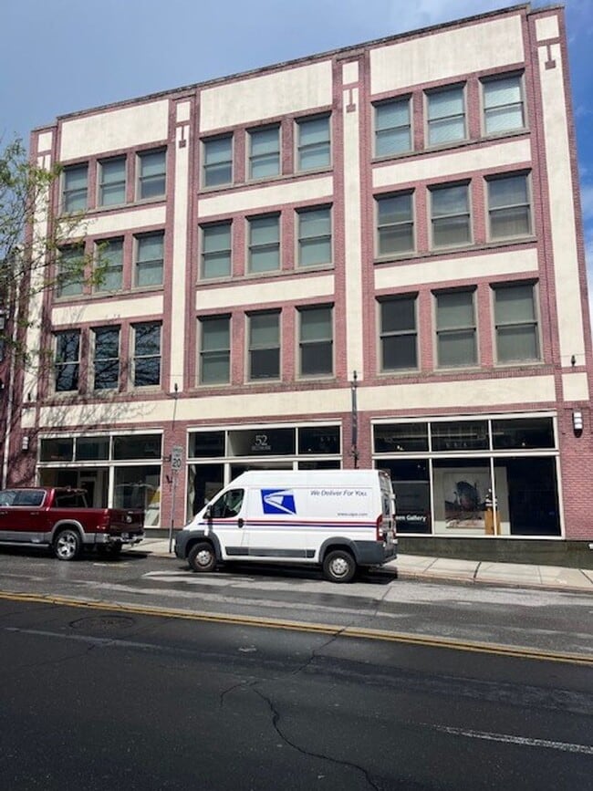 Building Photo - Available Condo in the Heart of Downtown A...