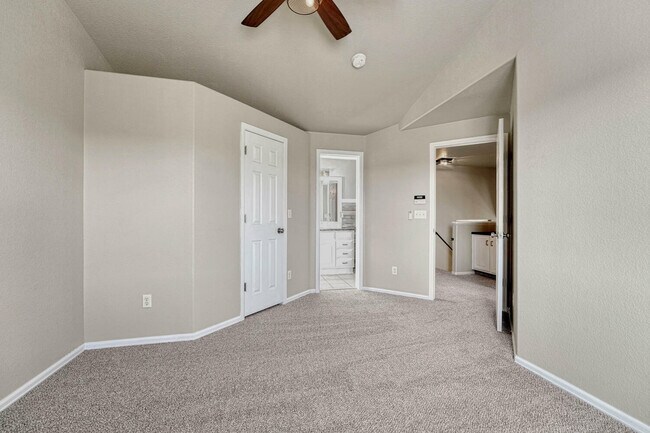 Building Photo - 12724 Henson Creek St