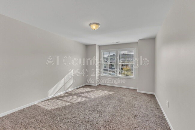 Building Photo - 1121 Latitude Dr