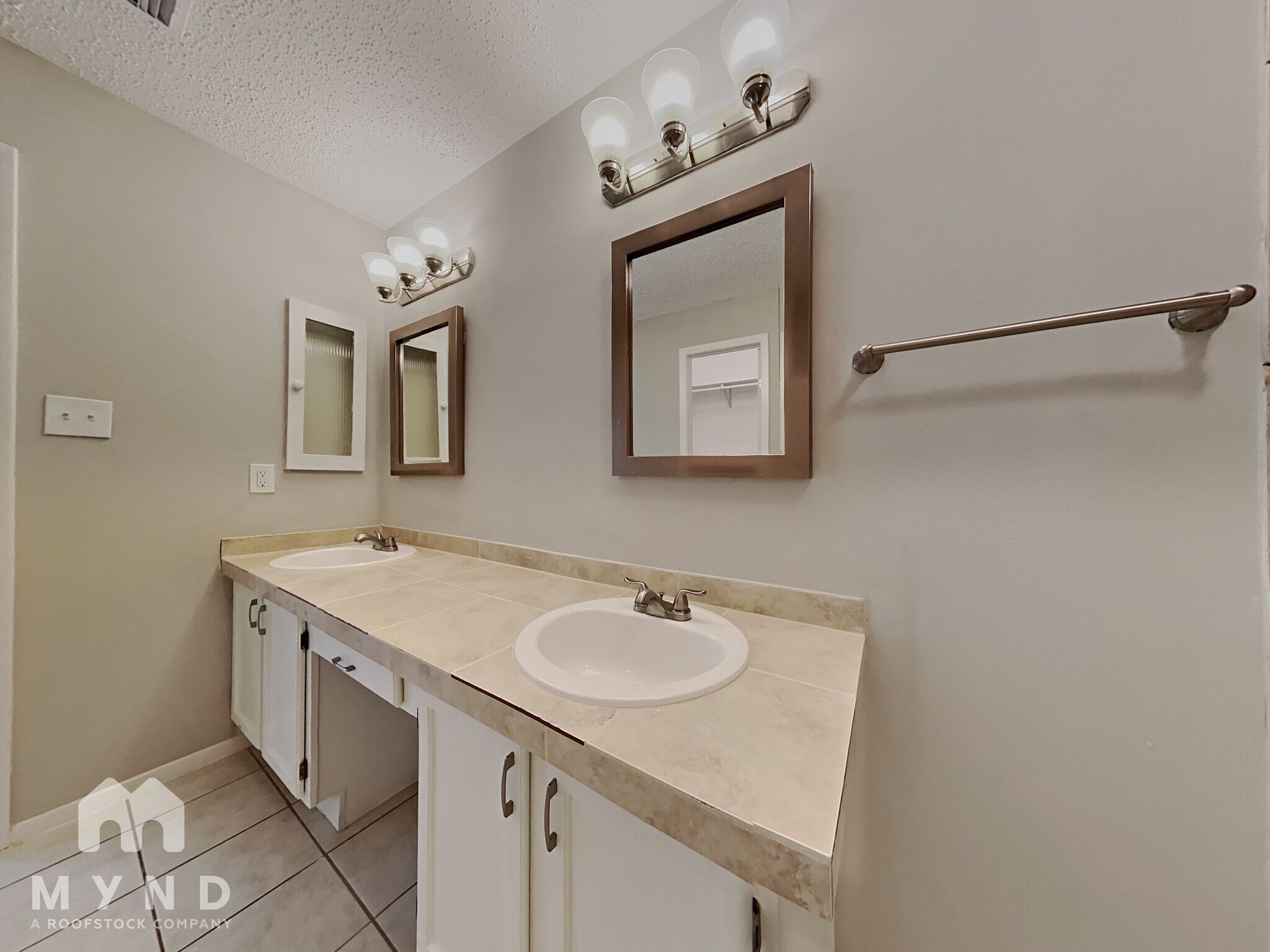 Building Photo - 10826 Riana Dr