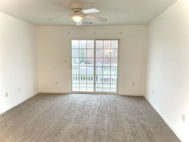 Building Photo - "2-Bed, 2-Bath apartment on Stonestreet Road only $1100 monthly!"