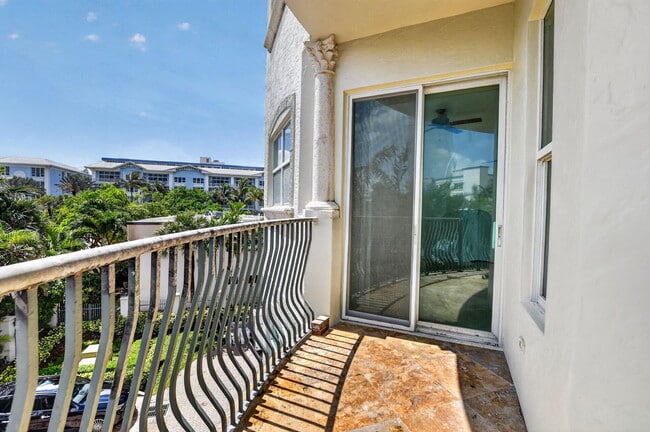 Building Photo - 616 SE 20th Ave