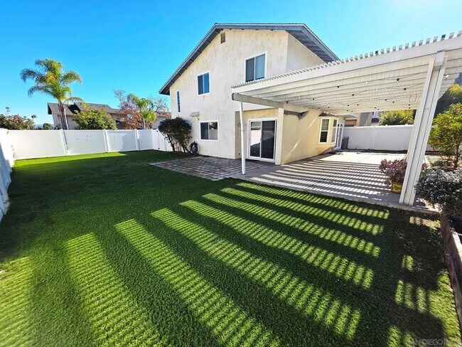 Building Photo - 2230 Ledgeview Ln