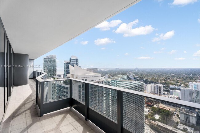 Building Photo - 1000 Brickell Plaza