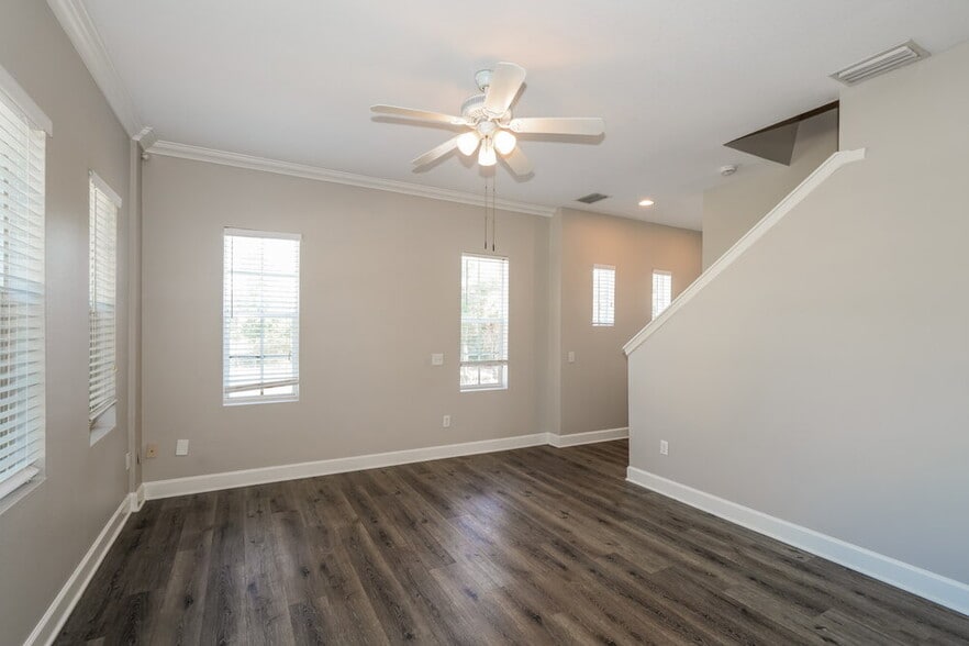 Building Photo - 6516 Quiet Pool Ct