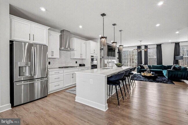 Building Photo - 10878 Foxtrot Cir