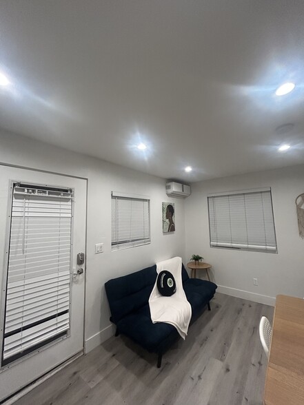 Building Photo - 8549 Elizalde Ave