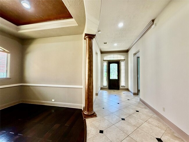 Building Photo - 6223 Duke Trail Ln