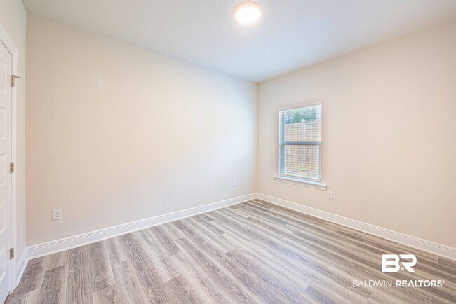 Building Photo - 31543 Lyon Rd