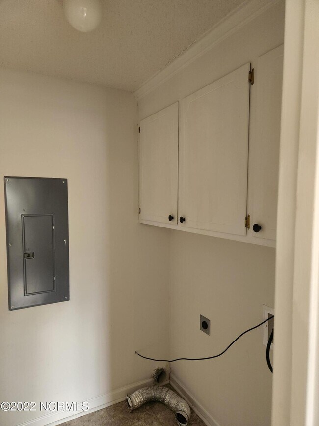 Building Photo - 902 Spring Forest Rd