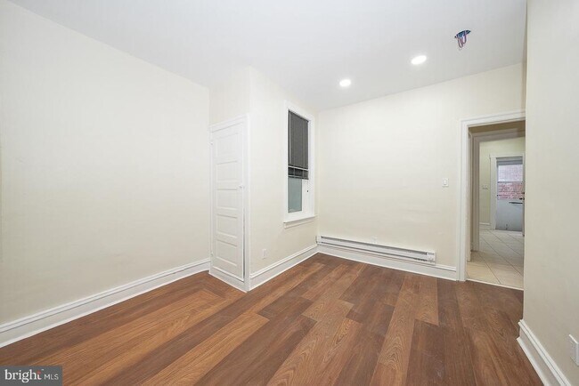Building Photo - 22 Ardmore Ave