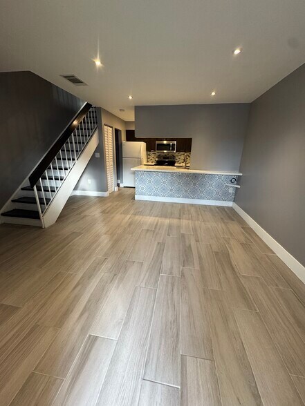 Building Photo - 17515 NW 67th Ct