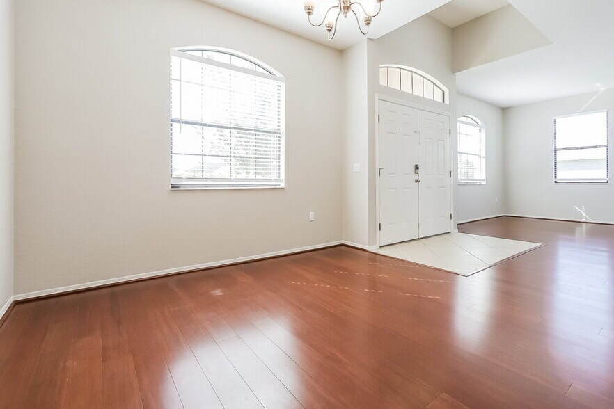 Building Photo - 5728 Woodruff Way