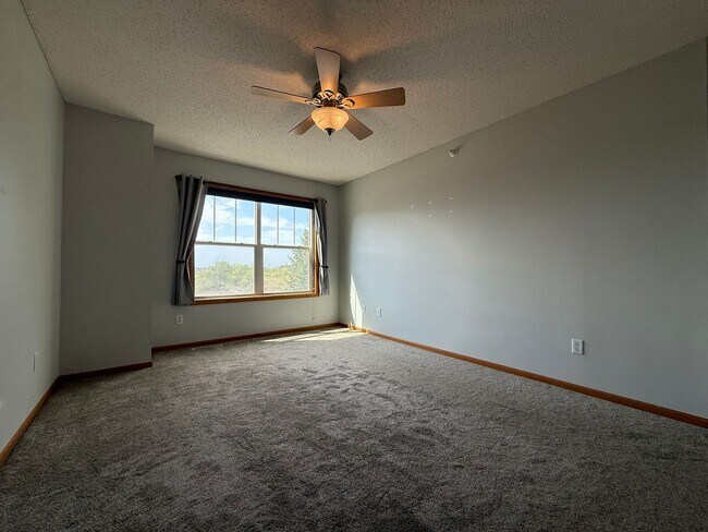 Building Photo - 14649 Sapphire Way