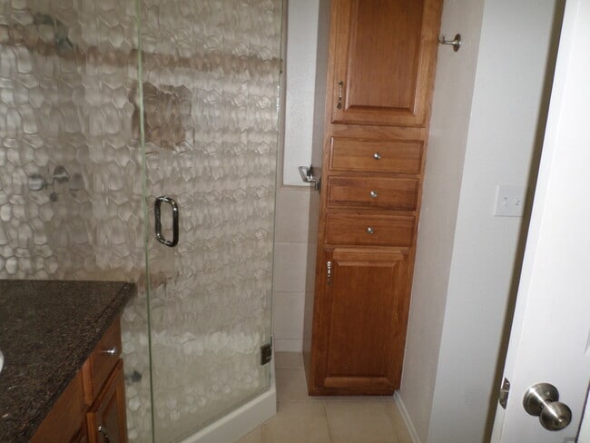 Building Photo - UTC 3 bedroom Townhome