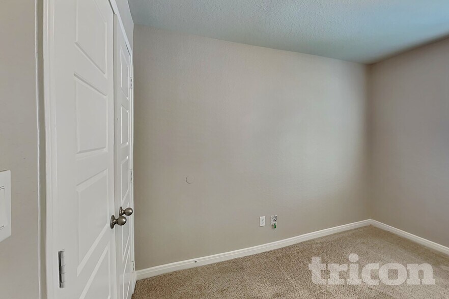 Building Photo - 5802 Nyla Wy