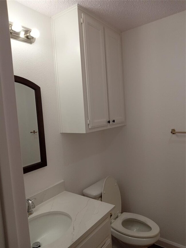 Building Photo - 12900 Hymeadow Dr