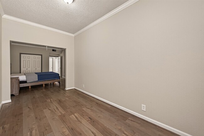Building Photo - 4024 Breakwood Dr