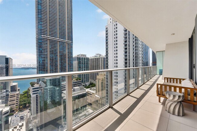 Building Photo - 1010 Brickell Ave