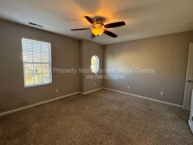 Building Photo - 826 Cupola Dr