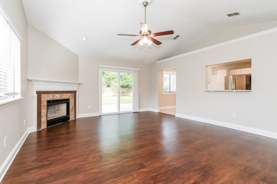 Building Photo - 1752 St Ives Dr