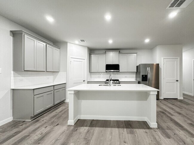 Building Photo - 7934 Alset Dr