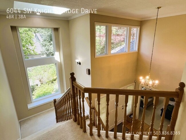 Building Photo - 6044 SW Knightsbridge Dr