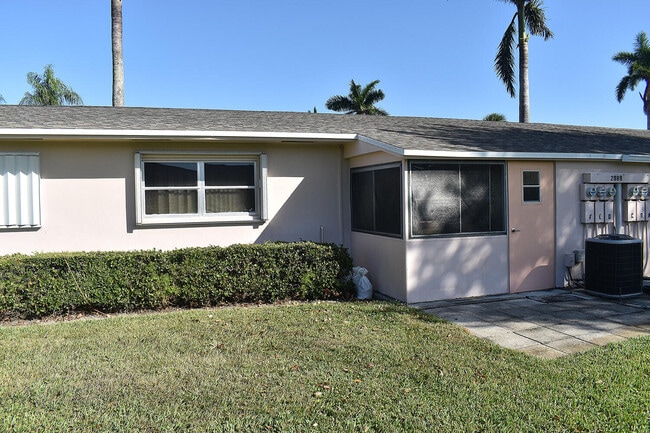 Building Photo - 2689 Dudley Dr W