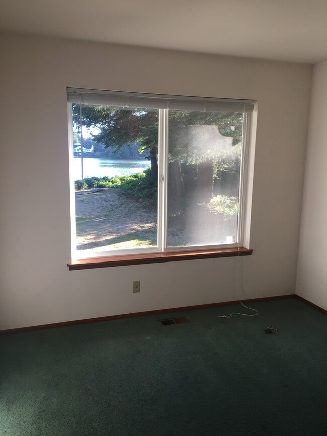 Building Photo - 715 Syzygy Ct